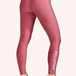 Peloton NWT Show Up Legging